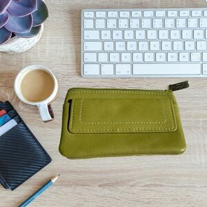 Fossil Green coin purse/card wallet with key fob inside.